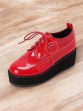 preiswerte Damenschnürschuhe-schwarz-weiße Damen-Brogue-Oxfords mit Plateausohle – Schnürschuhe aus Vintage-Lackleder mit dicker Sohle