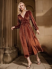 abordables vestido de fiesta-Vestido midi de terciopelo con escote en V fruncido