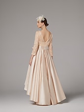 preiswerte Bodenlänge-A-Linien Kleid Mutter der Braut Kleid Elegant Plus-Size Hoch Niedrig Schmuckkragen Asymmetrisches Satin Spitze 3/4 Länge Ärmel Bodenn Länge mit Schärpe  Bandapplikationen