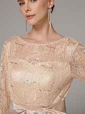 preiswerte Bodenlänge-A-Linien Kleid Mutter der Braut Kleid Elegant Plus-Size Hoch Niedrig Schmuckkragen Asymmetrisches Satin Spitze 3/4 Länge Ärmel Bodenn Länge mit Schärpe  Bandapplikationen