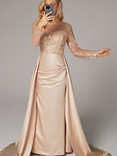 preiswerte Sekt-Meerjungfrau Abendkleid Elegantes Kleid Karneval Maskerade bodenlang langärmlig Illusions-Ausschnitt Champagner Brautmutter Kleid Satin mit Perlen Überrock