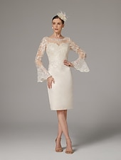 preiswerte Teelänge-Sheath Kleid Mutter der Braut Kleid Elegantes Vintage Luxuriös Juwelen-Hals Knie-Länge Satin Spitze Langarm Tee-Länge mit Applikationen