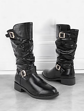 olcso Slouch Boots-fekete, lábszárközépig érő, lenge női csizma krokk-dombornyomott részletekkel és arany csatos díszítéssel – lezser és stílusos dizájn