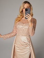 preiswerte Sekt-Meerjungfrau Abendkleid Elegantes Kleid Karneval Maskerade bodenlang langärmlig Illusions-Ausschnitt Champagner Brautmutter Kleid Satin mit Perlen Überrock