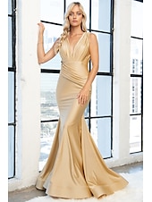 preiswerte Brautjungfernkleider-Schlauchkleid Brautjungfernkleid V Ausschnitt / Ein-Schulter Langarm Elegant Bodenlange Schleppe Spandex mit Falten / Einfarbig 2022
