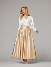 preiswerte Cocktailkleider-Zwei-Teile Cocktailkleider Elegantes Kleid Hochzeitsfeier Teelängen Langarm V-Ausschnitt Satin mit Falten Kleidern