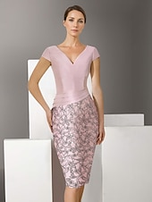 preiswerte Mit Jacke-Rosa Besticktes Zweiteiliges Etui Jackett Kleid Anzug Mutter der Braut Kleid Satin Spitze Elegant Vintage Funkeln  Glanz V-Ausschnitt Knielang Glitzer mit Applikationen Derby Kleid Renntag Kleid 2025