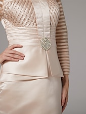 tanie Długość herbaty-Sukienka w Kształcie Sheath Garnitur Sukienka Matki Panny Młodej Elegancka Urocza Plus Size Dekolt Bateau Długość do Kolan Satynowa Rękaw 3/4 Długość Herbaciana z Wstążką  Kryształami Sukienka na