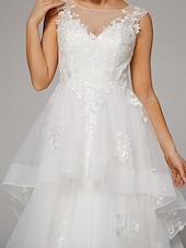 economico Abiti sposa di lusso-abiti da sposa matrimonio sulla spiaggia a-line illusion neck senza maniche lunghezza pavimento corte strascico pizzo abiti da sposa con applicazioni ricamate 2025