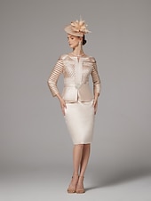 tanie Długość herbaty-Sukienka w Kształcie Sheath Garnitur Sukienka Matki Panny Młodej Elegancka Urocza Plus Size Dekolt Bateau Długość do Kolan Satynowa Rękaw 3/4 Długość Herbaciana z Wstążką  Kryształami Sukienka na