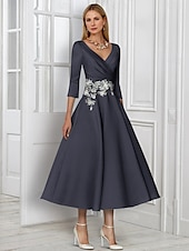 economico Lunghezza del tè-Abito A-Line Verde Navy Madre della Sposa Abito Elegante Semplice V Neck Lunghezza Caviglia Satin Manica 3/4 con Pizzo Arricciato Sequin Abito per il Giorno delle Corse