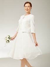 voordelige Met Jas-Twee-delige Sluier  Kolom Moeder van de Bruid Jurk Strand Bruiloft Elegante Sieraad Hals Knie Lengte Chiffon Satin Kant 3/4 Lengte Mouw Korte Jas Jurken met Applicaties