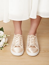 billiga Brud-damsneakers i spets med satängkanter - perfekta för ett avslappnat chic bröllop