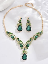 abordables Collier pour femme-ensemble de bijoux en cristal vert pour femme avec collier en forme de larme et boucles d&#039;oreilles assorties, style élégant pour les mariages et les événements formels