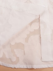 billige Blonder topper-Kvinners hvite elegante blonde topper øyelet bluse uformell ensfarget vanlig topper lang erm skjortekrage knapper lomme vanlig passform daglig romantiske petite topper sommerferie slitasje hvit gul