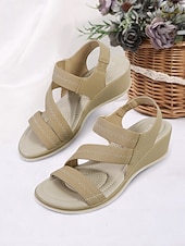 クッションソール付きレディースグリーン伸縮性ストラップウェッジサンダル - カジュアルウェアや旅行に最適な快適な夏用シューズ お買い得  快適なサンダル-クッションソール付きレディースグリーン伸縮性ストラップウェッジサンダル - カジュアルウェアや旅行に最適な快適な夏用シューズ