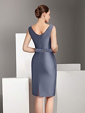 cheap With Jacket-Two Piece Sheath / Column Dress Suit Mother of the Bride Dress Elegant Vintage V Neck Knee Length Satin 3/4 Length Sleeve with Feather Beading Derby Dress Race Day Dress 2025