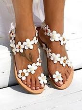 billige Uformelt-flate boho-bryllupssandaler for kvinner med tusenfryd blomster- og perlepynt – komfortable brudesko for strandbryllup og sommerfeiringer