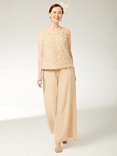 baratos Terninhos de calça da mamãe-Macacões 3 Peças Mãe da Noiva Elegante Plus Size Inclui Envoltório Gola Bateau Corte Longo Chiffon Sem Mangas com Renda 2025