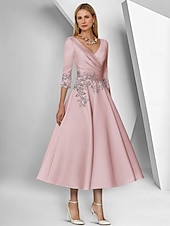baratos Comprimento do chão-Vestido A-Line Mãe da Noiva Vestido Elegante Simples Gola V Comprimento do Tornozelo Comprimento do Chá Cetim Manga 3/4 com Renda Pregas Vestido de Corrida com Lantejoulas