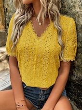 abordables Hauts en dentelle-Blouses en dentelle élégantes blanches pour femmes blouse à œillets décontractée unie régulière à manches courtes en V dentelle œillets coupe régulière quotidienne blancs jaunes romantiques petits