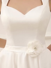 abordables Petites Robes Blanches-Robe Blanche de Petite Remise de Diplôme de Fiançailles Robes de Mariage A-Ligne Col Carré Sans Manches Courte  Mini Satin Robes de Mariée Avec Sash  Ruban Fleur