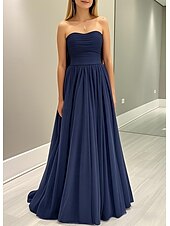 baratos Vestidos Baile Formatura-Linha A Vestidos de baile Elegante Vestido Formal Baile de Formatura Cauda Escova Sem Manga Sem Alças Cinto / Faixa Cetim com Laço(s) Pregas Franzido 2025
