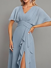 preiswerte Brautjungfernkleider-A-Linien Brautjungfernkleid V-Ausschnitt Kurzarm Elegant Bodenlänglich Chiffon mit Rüschen  Geteilter Front  Raffung
