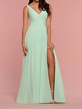 baratos Vestidos para Madrinhas-Vestido de Dama de Honra A-Line Decote V Sem Mangas Elegante Comprimento do Chão Chiffon  Nylon com Pregas  Drapê  Franjas
