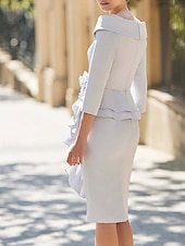 abordables Avec veste-Ensembles de Robes Robe de Mère de la Mariée Robe Formelle Invité Mariage Élégante Vintage Simple Encolure en V Longueur Thé Tissu Élastique Manches 3/4 avec Volants Cascadants Fleur Robe Derby Robe