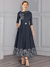 baratos Comprimento do chão-Vestido Mãe da Noiva A-Line Vestido Elegante Simples Decote em V Comprimento do Tornozelo Comprimento de Chá de Cetim Manga 3/4 Com Pregas de Renda com Lantejoulas Vestido de Dia de Corrida