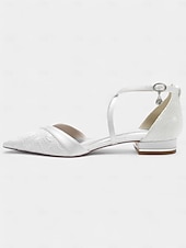 abordables Occasionnel-chaussures à talons bas en satin bleu marine avec brides croisées et superposition de dentelle pour événements formels et mariages pour femmes