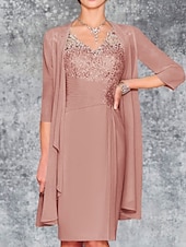 abordables Avec veste-Robe de mariée de plage deux pièces robe mère de la mariée invitée de mariage église élégante décolleté en V longueur genou chiffon manches 3/4 avec broderie 2025 taille personnalisée gratuite