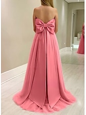 baratos Vestidos Baile Formatura-Linha A Vestidos de baile Elegante Vestido Formal Baile de Formatura Cauda Escova Sem Manga Sem Alças Cinto / Faixa Cetim com Laço(s) Pregas Franzido 2025