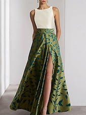 baratos FLORAIS-Vestido de Gala A-Line Floral Verde Vestido Elegante Formal Comprimento do Chão Sem Mangas Decote Halter com Bolsos Cetim com Bolso Vestido Derby Vestido de Dia de Corrida Vestido de Convidada para