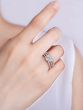 preiswerte Damenringe-Stapelbares Herzring-Set aus Silber für Damen – elegantes, kristallverziertes Design für Verlobung, Jahrestag oder den Alltag