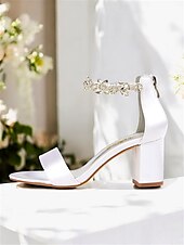 preiswerte Prom-weiße Satin-Brautsandalen mit Blockabsatz und floralem Fesselriemchen – perfekt für Hochzeiten und Empfänge