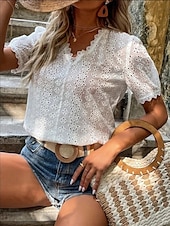 abordables Hauts en dentelle-Blouses en dentelle élégantes blanches pour femmes blouse à œillets décontractée unie régulière à manches courtes en V dentelle œillets coupe régulière quotidienne blancs jaunes romantiques petits
