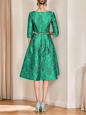 abordables Longueur du thé-Robe mère de la mariée A-Line élégante minimaliste à col en V longueur thé en jacquard à demi-manches avec ceinture embellie robe de jour de course robe invitée de mariage