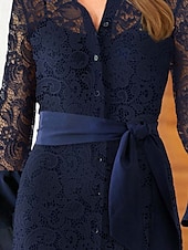 preiswerte Teelänge-Schlauch  Säule Kleid Mutter der Braut Kleid Formell Elegant Vintage Einfach Hemdkragen Tee-Länge Spitze Lange Ärmel mit Spitzenrüschen Unifarben Midi Kleid