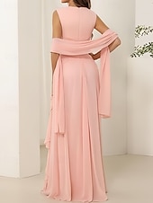 baratos Vestidos para Madrinhas-sereia / trompete vestido de dama de honra decote em v sem mangas elegante comprimento até o chão chiffon com babados / franzidos 2025