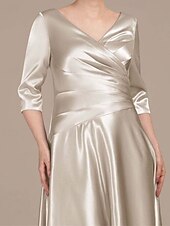 baratos Comprimento do chão-Vestido Mãe da Noiva A-Line Elegante Simples Luxuoso Decote V Gola de Camisa Comprimento Total Cetim Manga Curta com Pregas