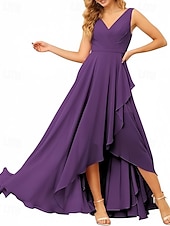 economico Abiti da damigella-Linea ad A Vestito da damigella Scollo a V Senza Maniche Elegante Asimmetrico Chiffon con Volant / Arricciatura 2022