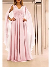 abordables JAUNE-Robe A-Line Plus Size Courbe Mère de la Mariée Robe Élégante Invité de Mariage Longueur de Sol Manche Courte Col V Chiffon avec Plis Broderie 2025