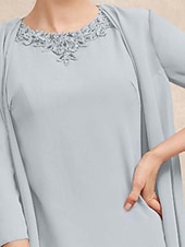 preiswerte Mit Jacke-Zweiteiliges Kleid der Mutter der Braut Elegant Vintage Einfach Juwel-Ausschnitt Bodenlang Chiffon 3/4 Länge Ärmel Jackett Kleider mit Pailletten Beading Kaskadierende Rüschen