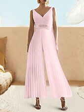 billige Buksedresser og jumpsuits-Jumpsuits Elegant Kjole Bryllupsgjester Sommer Ankellengde Uten Ermer V-Hals Chiffon Stige Bak med Bukser Krystaller