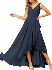 economico Abiti da damigella-Linea ad A Vestito da damigella Scollo a V Senza Maniche Elegante Asimmetrico Chiffon con Volant / Arricciatura 2022