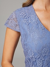 abordables Longueur du thé-Robe fourreau  colonne Mère de la mariée Robe d&#039;invitée Mariage Élégante Fête Petite Taille Décolleté en V Longueur thé Dentelle Manches courtes avec plis Couleur unie Midi Robe