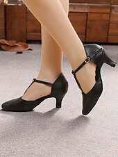abordables Chaussures de danses latines-talons de danse noirs à bride en T pour femmes – parfaits pour les événements de danse latine et de salon.