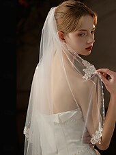 baratos Véus de Noiva-Uma Camada Contemprâneo / à moda Véus de Noiva Véu Cotovelo com Flor de Cetim Tule